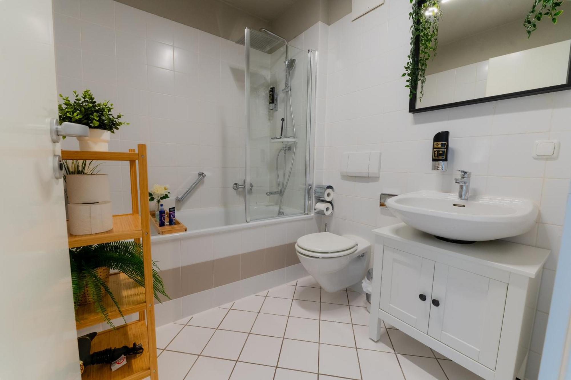 !!NEU!! Deluxe Apartment I Balkon I Küche I Parken I WLAN I Netflix Magdeburg Exterior foto